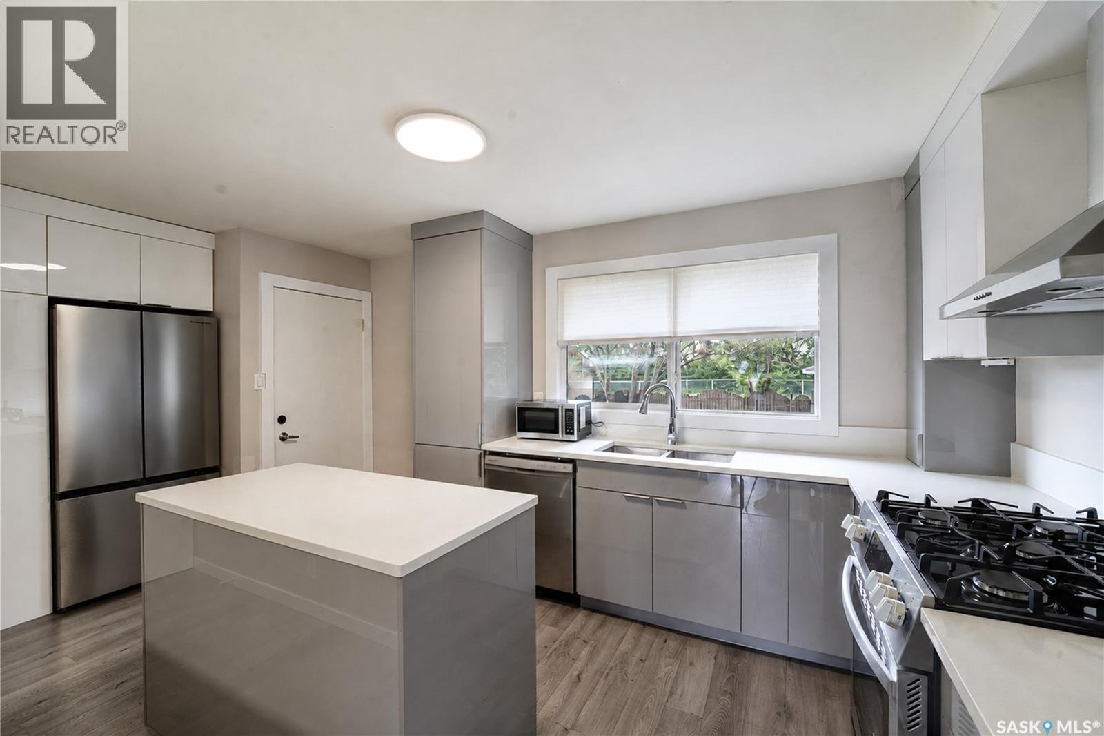 2638 Eastview, Saskatoon, SK - Indoor Photo Showing Kitchen