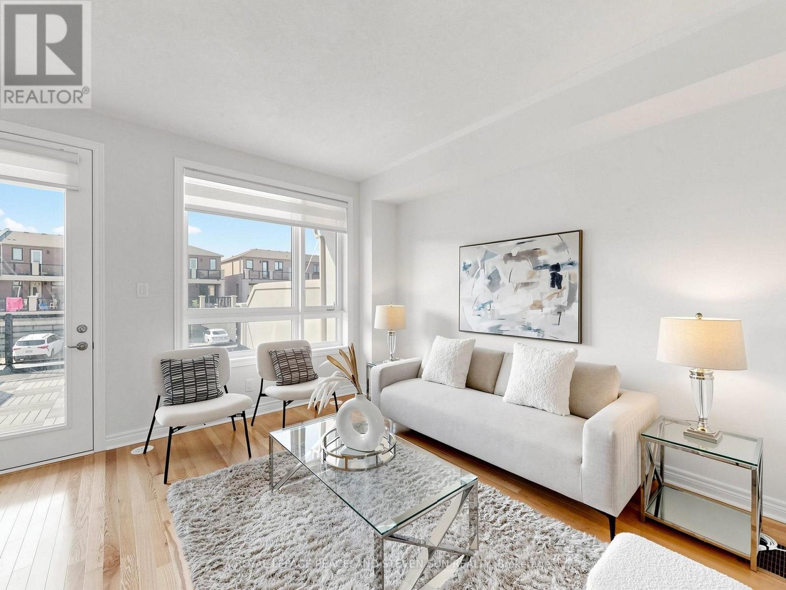 17 Mumbai Drive, Markham, ON - Indoor Photo Showing Living Room