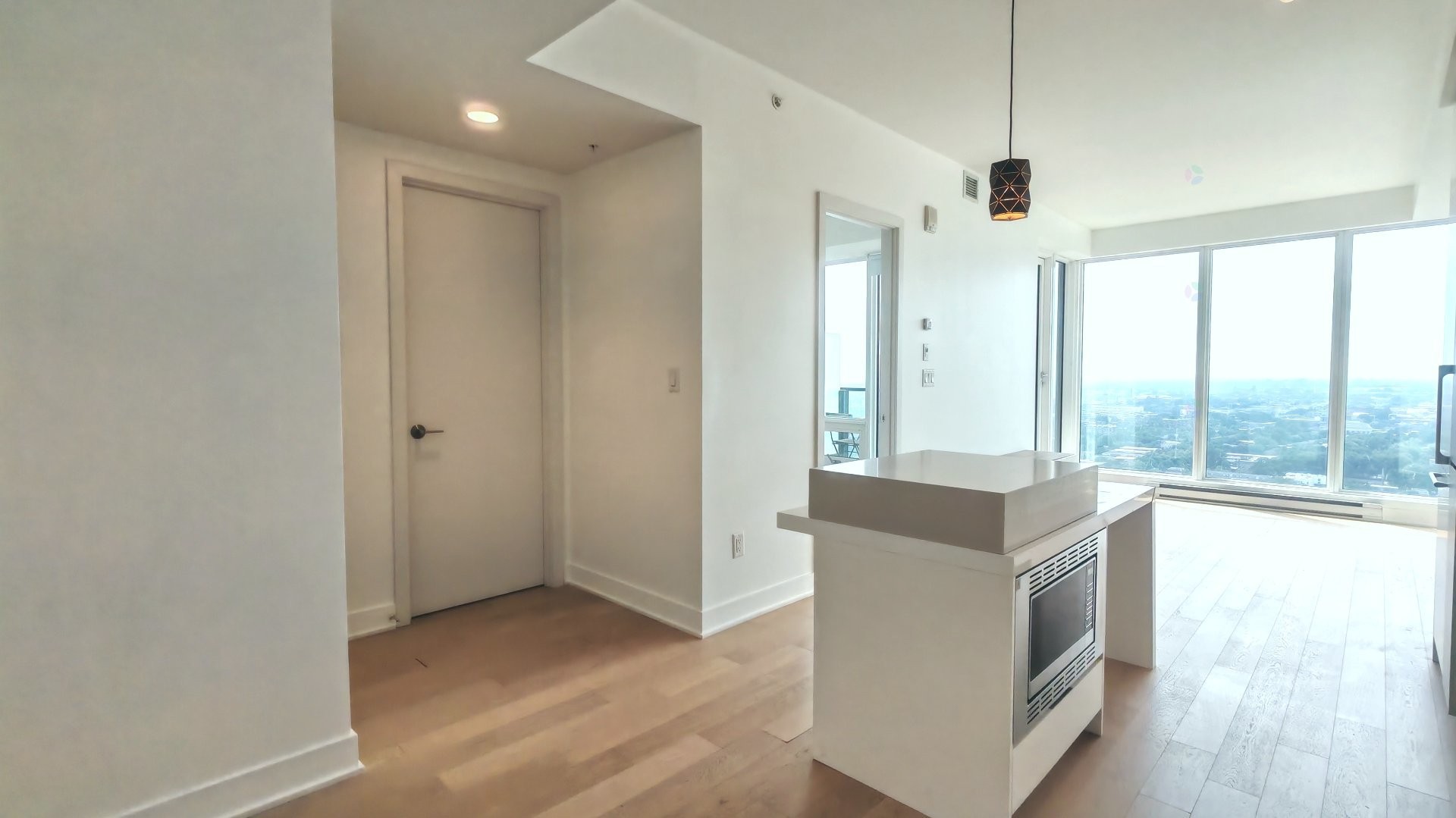 Mud Room - 3412-1288 Rue St-Antoine O., Montréal (Ville-Marie), QC - Indoor