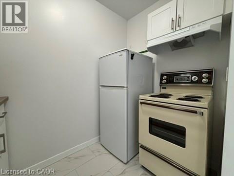 757 Barton Street E Unit# 2, Hamilton, ON - Indoor Photo Showing Kitchen
