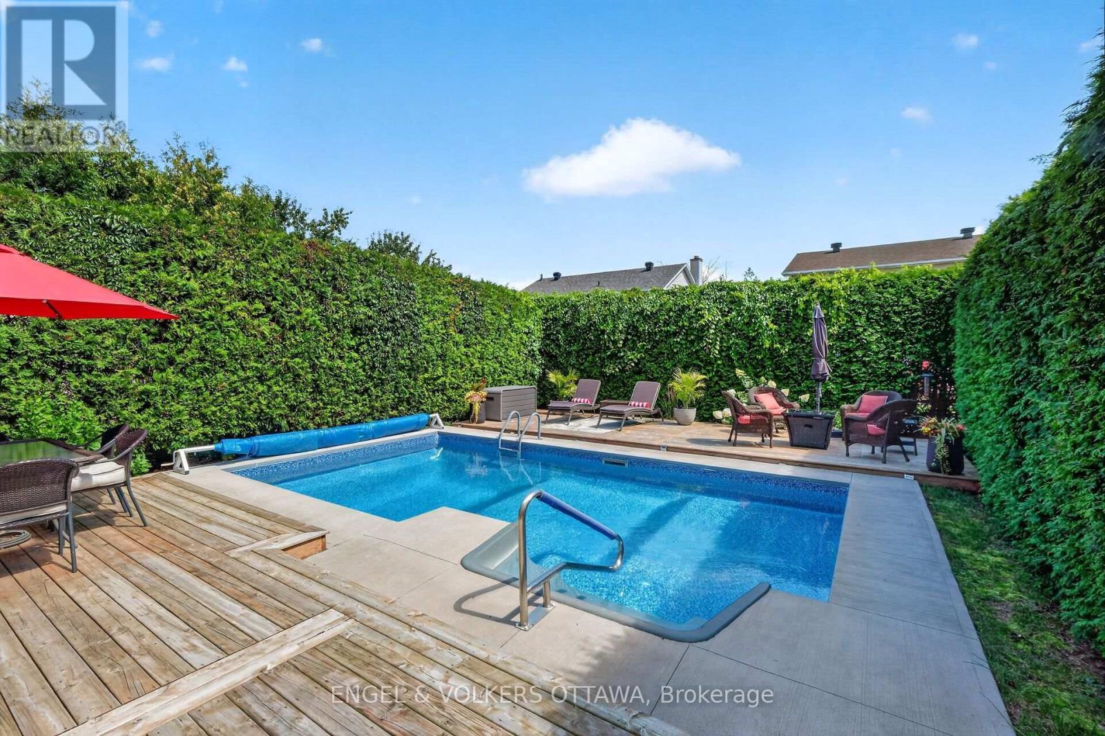 1069 St Germain Crescent, Ottawa, ON - Outdoor With In Ground Pool With Deck Patio Veranda With Backyard