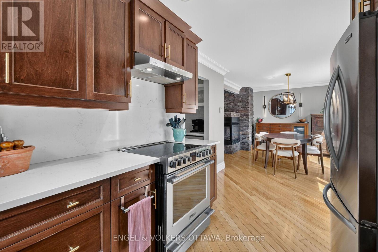 1069 St Germain Crescent, Ottawa, ON - Indoor Photo Showing Kitchen