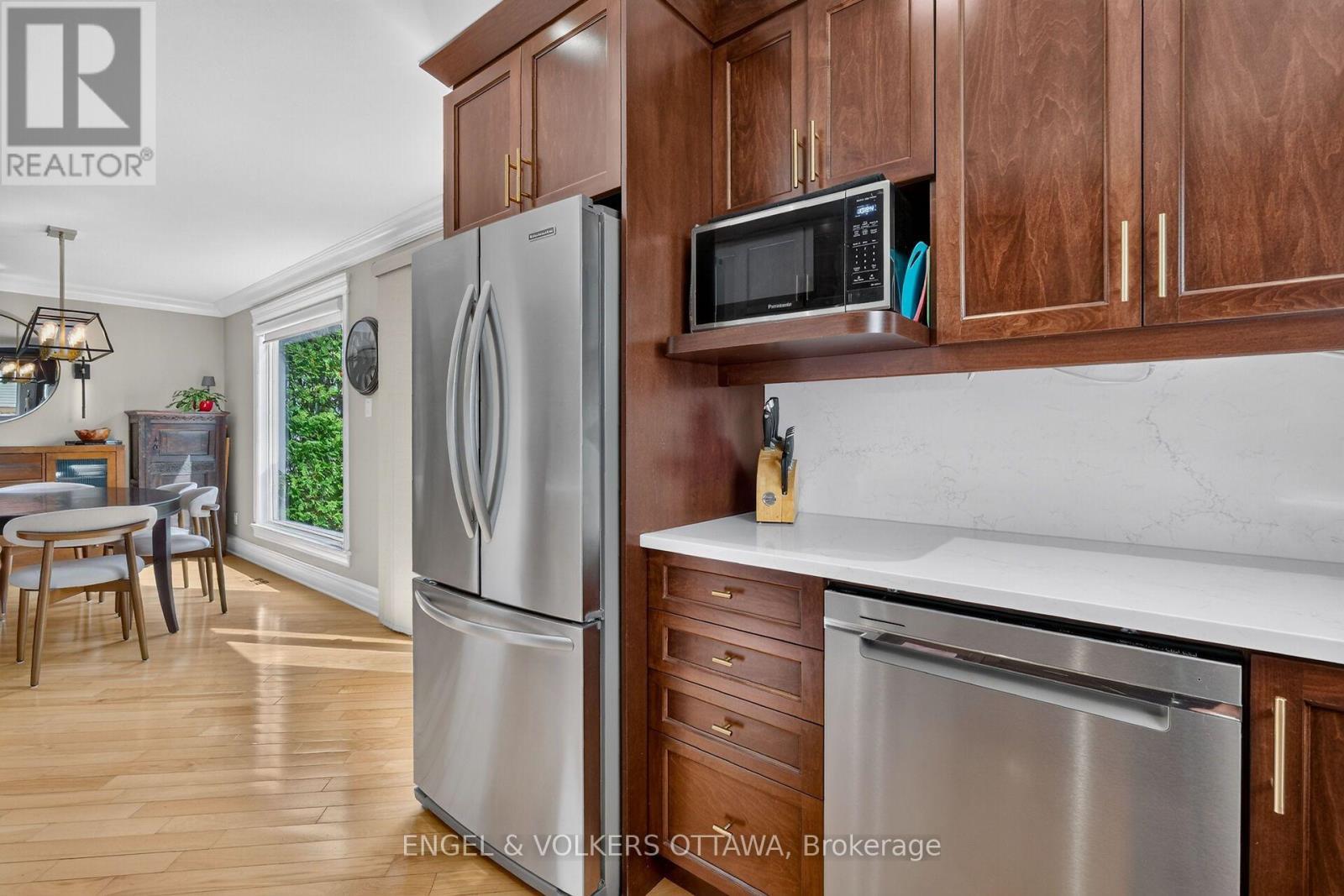 1069 St Germain Crescent, Ottawa, ON - Indoor Photo Showing Kitchen