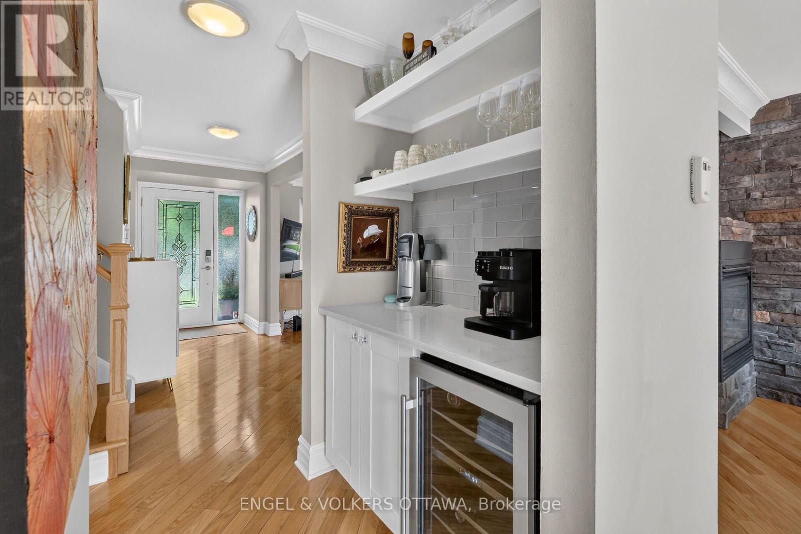 1069 St Germain Crescent, Ottawa, ON - Indoor