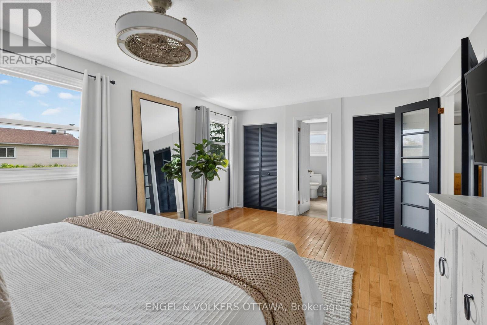 1069 St Germain Crescent, Ottawa, ON - Indoor Photo Showing Bedroom