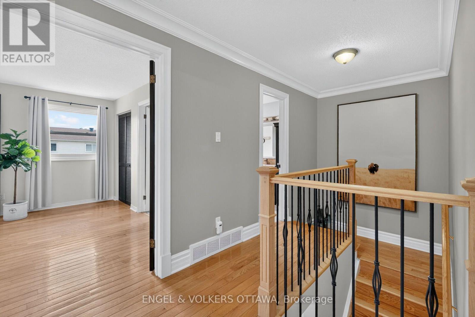 1069 St Germain Crescent, Ottawa, ON - Indoor Photo Showing Other Room