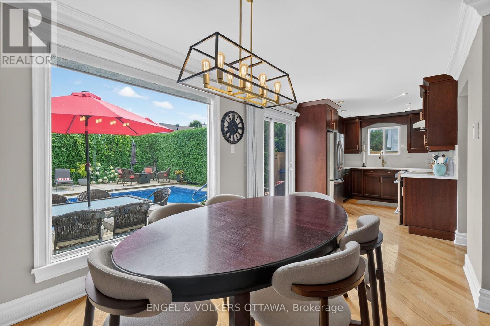 1069 St Germain Crescent, Ottawa, ON - Indoor Photo Showing Dining Room
