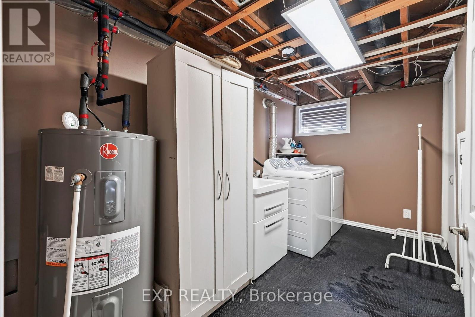 1304 Leonard Avenue, Cornwall, ON - Indoor