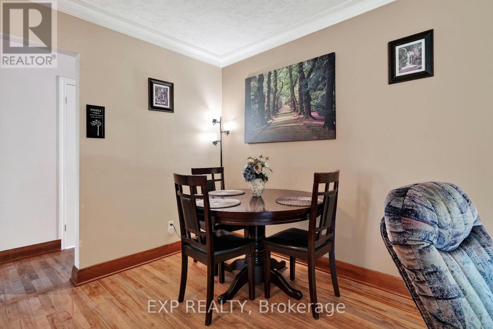 1304 Leonard Avenue, Cornwall, ON - Indoor Photo Showing Dining Room
