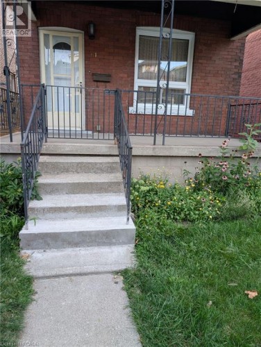 61 Barnesdale Avenue N, Hamilton, ON - Outdoor With Deck Patio Veranda