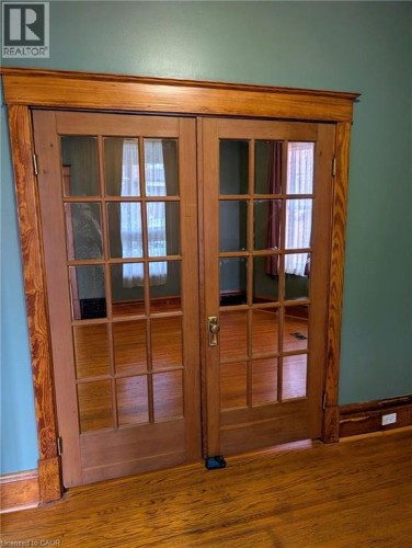 61 Barnesdale Avenue N, Hamilton, ON - Indoor Photo Showing Other Room
