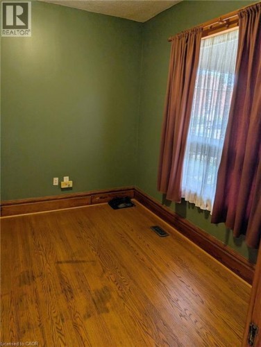 61 Barnesdale Avenue N, Hamilton, ON - Indoor Photo Showing Other Room
