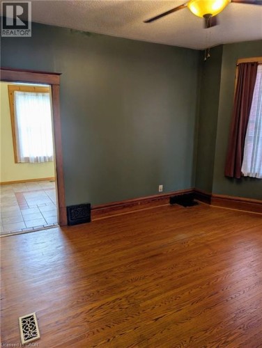 61 Barnesdale Avenue N, Hamilton, ON - Indoor Photo Showing Other Room