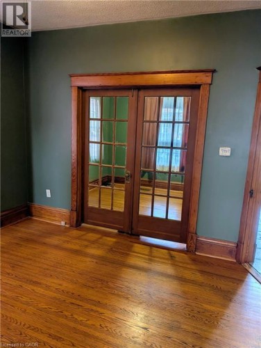 61 Barnesdale Avenue N, Hamilton, ON - Indoor Photo Showing Other Room
