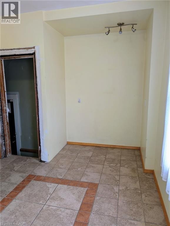 61 Barnesdale Avenue N, Hamilton, ON - Indoor Photo Showing Other Room
