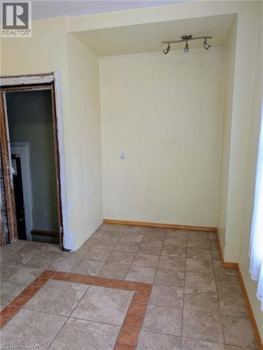 61 Barnesdale Avenue N, Hamilton, ON - Indoor Photo Showing Other Room