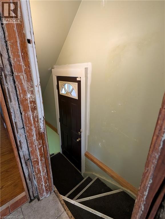 61 Barnesdale Avenue N, Hamilton, ON - Indoor Photo Showing Other Room