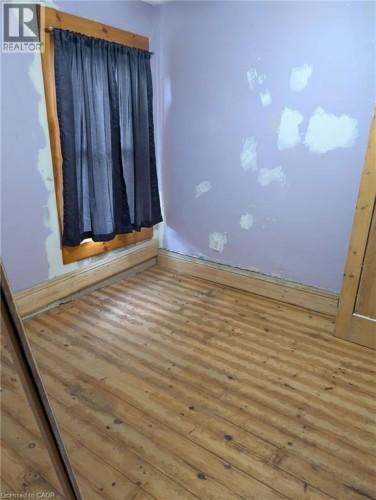 61 Barnesdale Avenue N, Hamilton, ON - Indoor