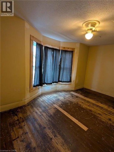 61 Barnesdale Avenue N, Hamilton, ON - Indoor Photo Showing Other Room