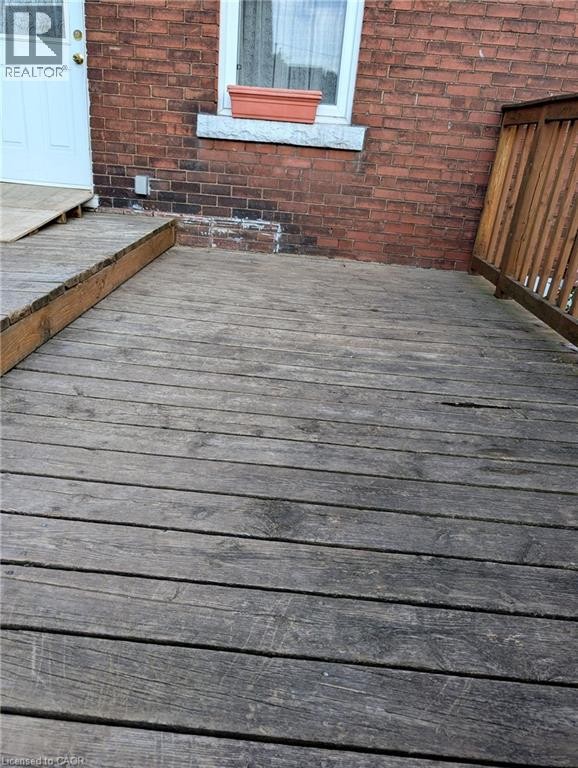 61 Barnesdale Avenue N, Hamilton, ON - Outdoor