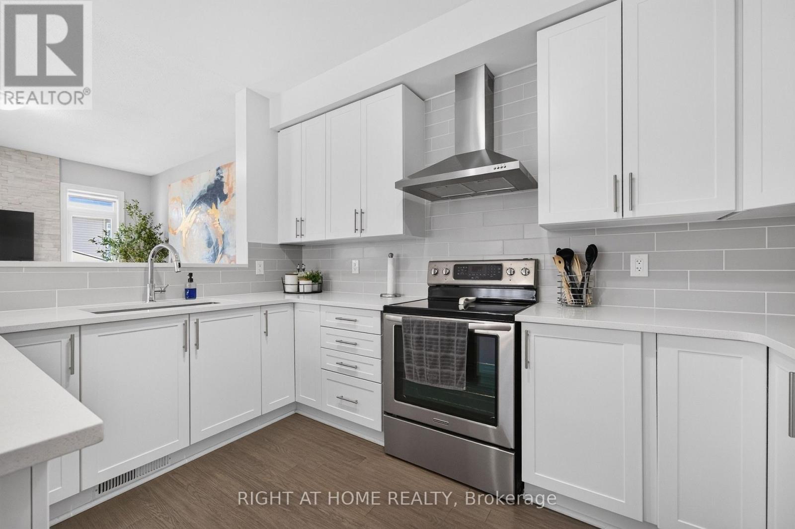 624 Spring Valley Drive, Ottawa, ON - Indoor Photo Showing Kitchen