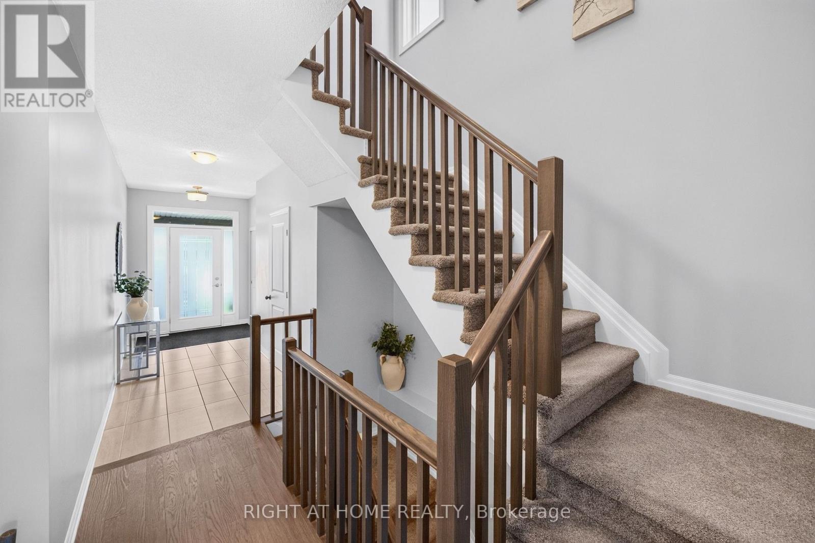 624 Spring Valley Drive, Ottawa, ON - Indoor Photo Showing Other Room