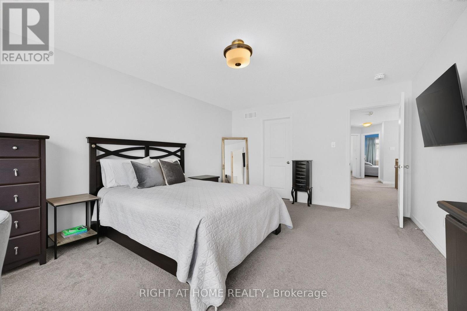 624 Spring Valley Drive, Ottawa, ON - Indoor Photo Showing Bedroom