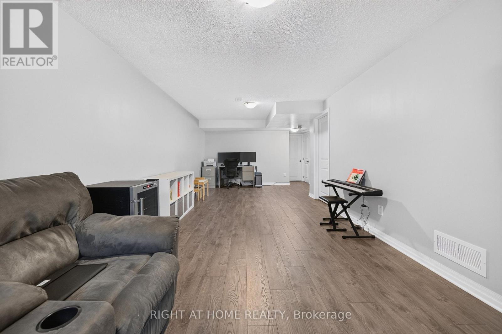 624 Spring Valley Drive, Ottawa, ON - Indoor