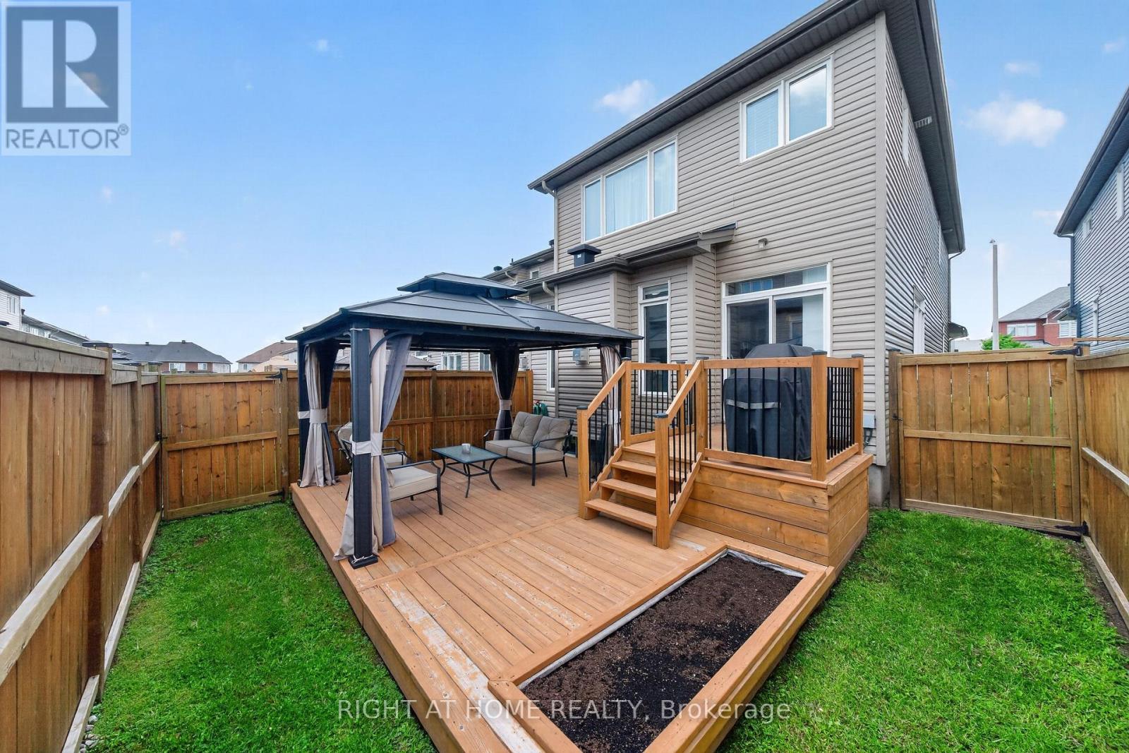 624 Spring Valley Drive, Ottawa, ON - Outdoor With Deck Patio Veranda With Exterior