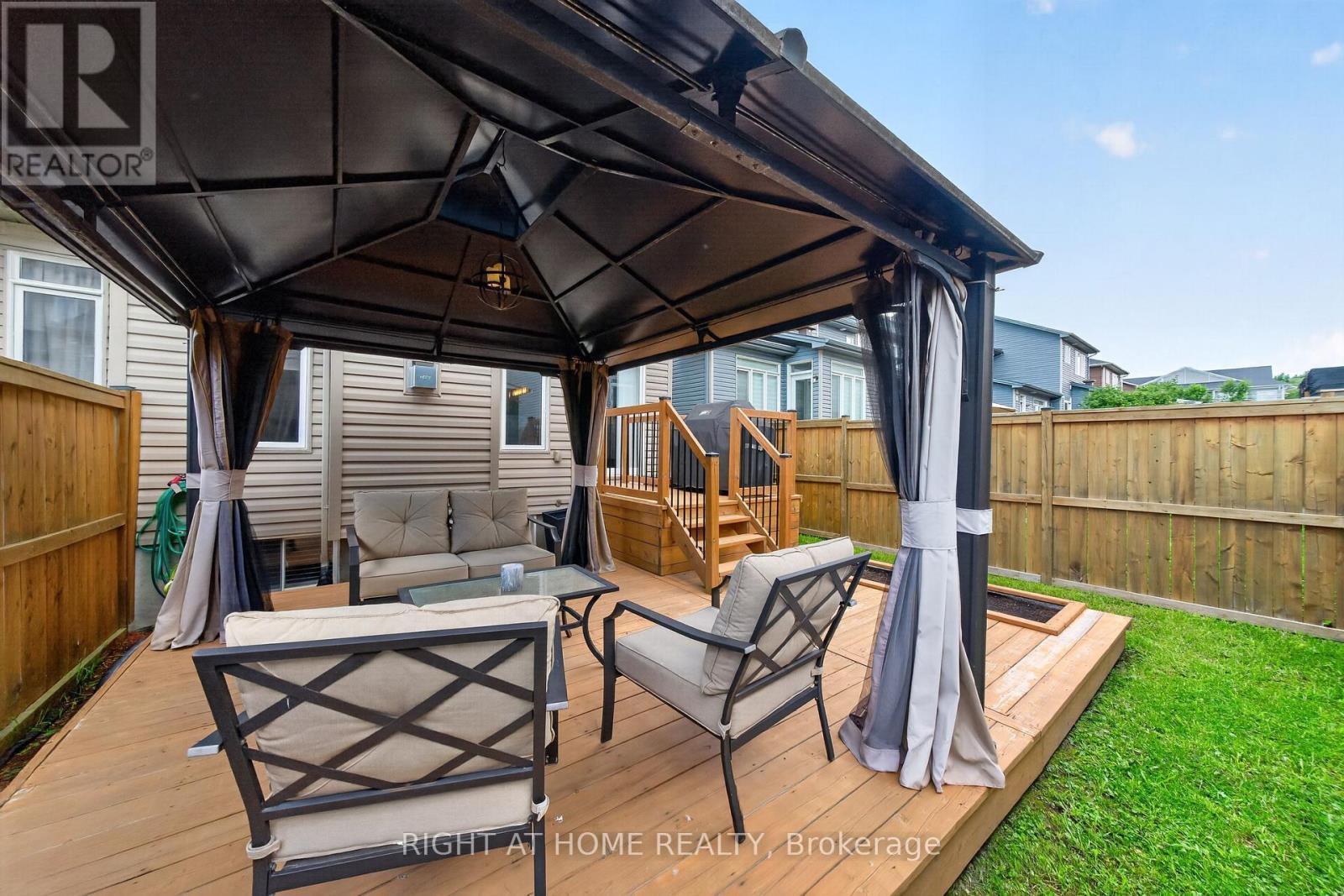 624 Spring Valley Drive, Ottawa, ON - Outdoor With Deck Patio Veranda With Exterior