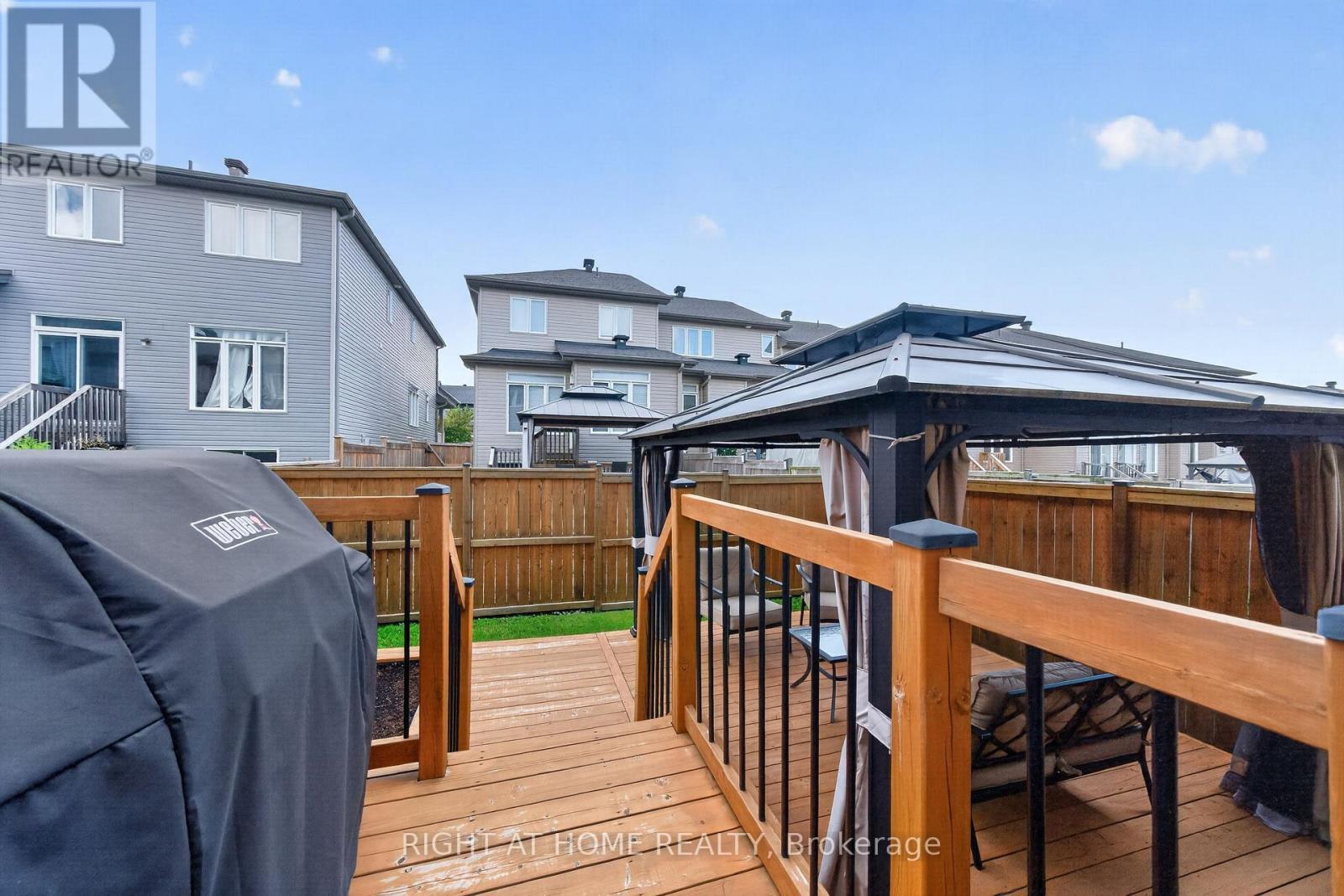 624 Spring Valley Drive, Ottawa, ON - Outdoor With Deck Patio Veranda With Exterior