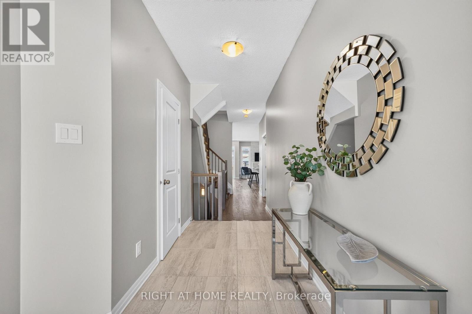 624 Spring Valley Drive, Ottawa, ON - Indoor Photo Showing Other Room