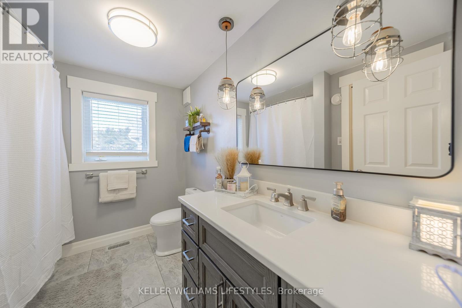 79904 Pondsview Road, Central Huron (Goderich), ON - Indoor Photo Showing Bathroom