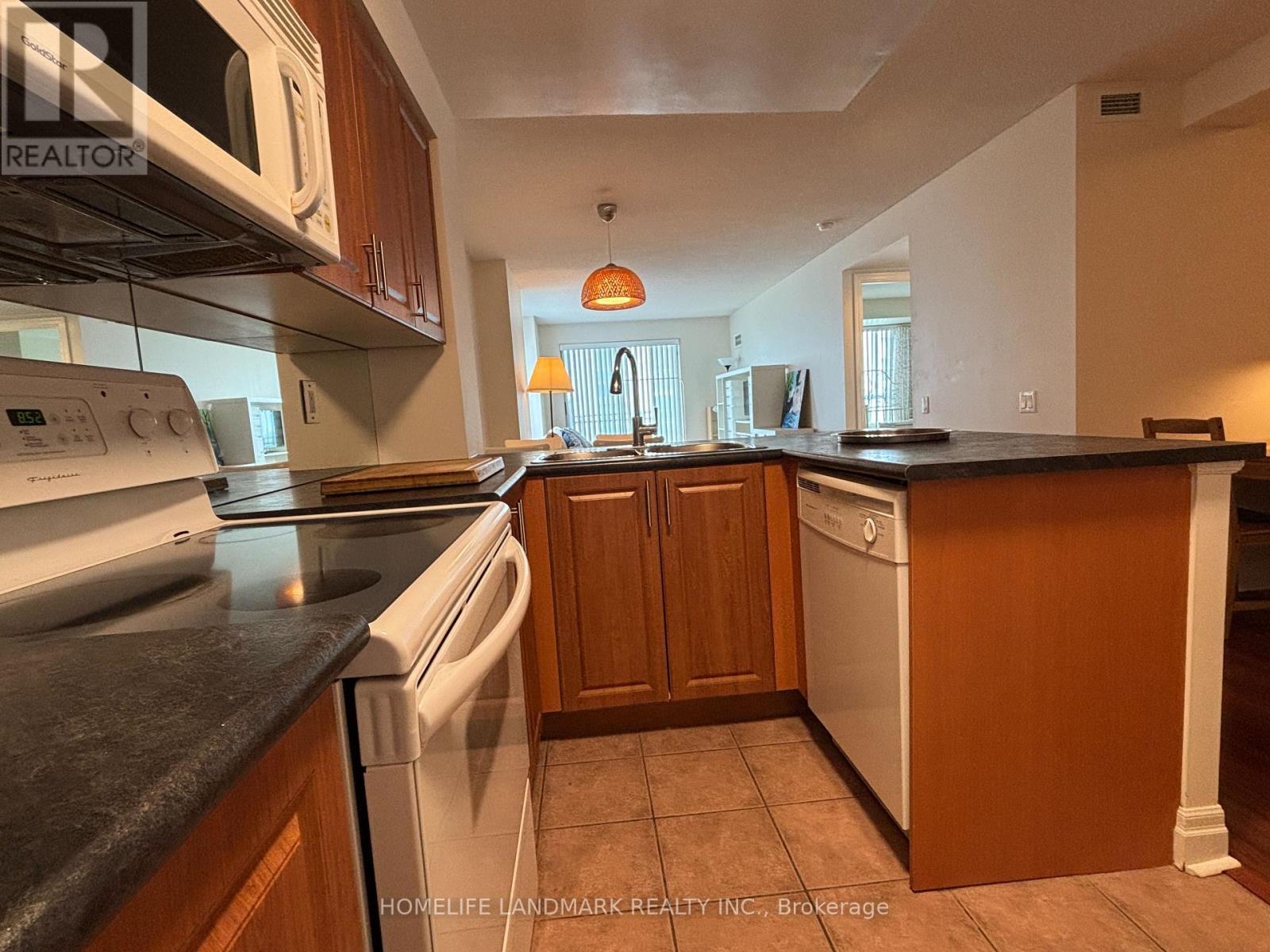 902 - 21 Hillcrest Avenue, Toronto, ON - Indoor Photo Showing Kitchen