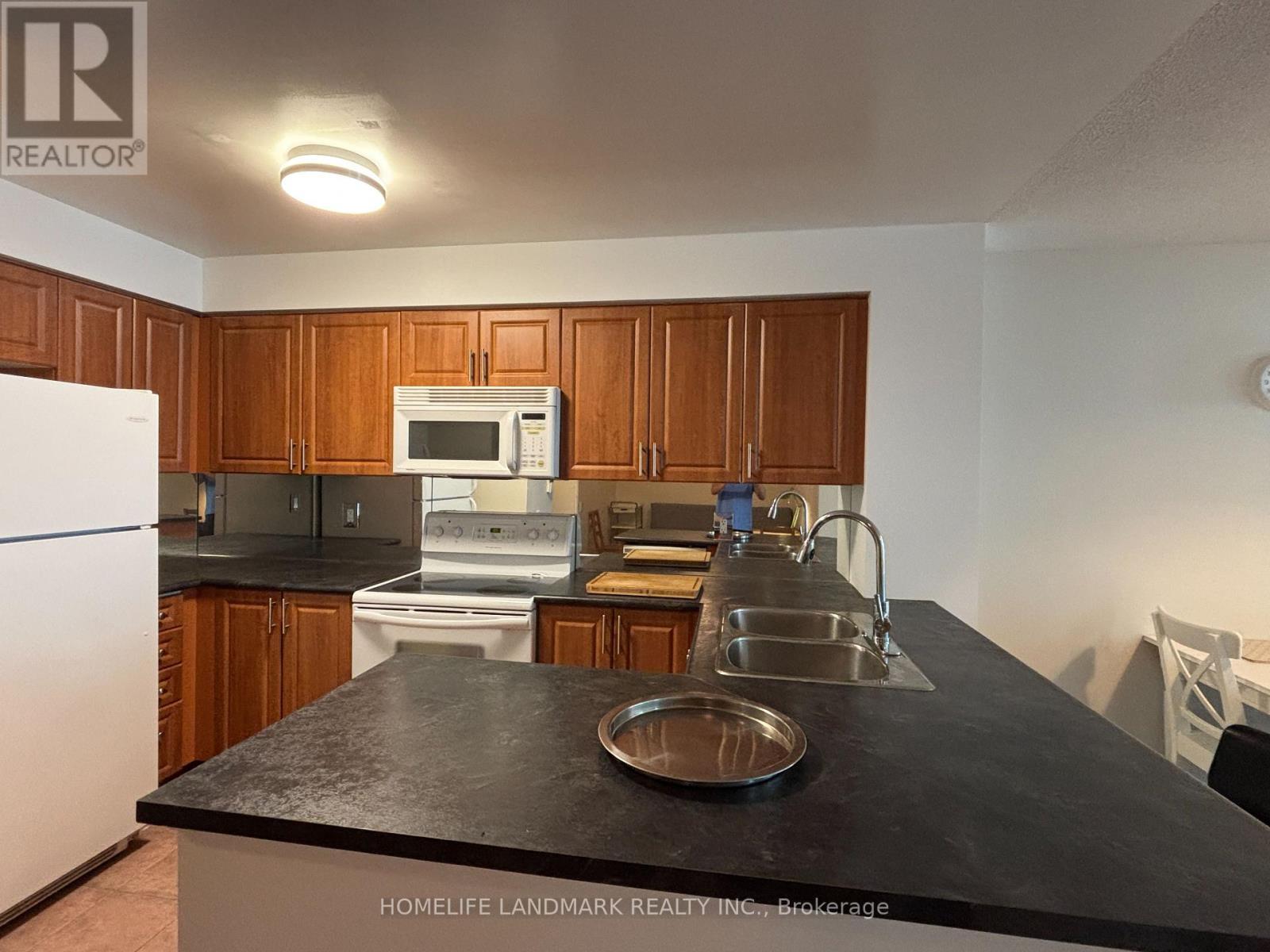 902 - 21 Hillcrest Avenue, Toronto, ON - Indoor Photo Showing Kitchen With Double Sink