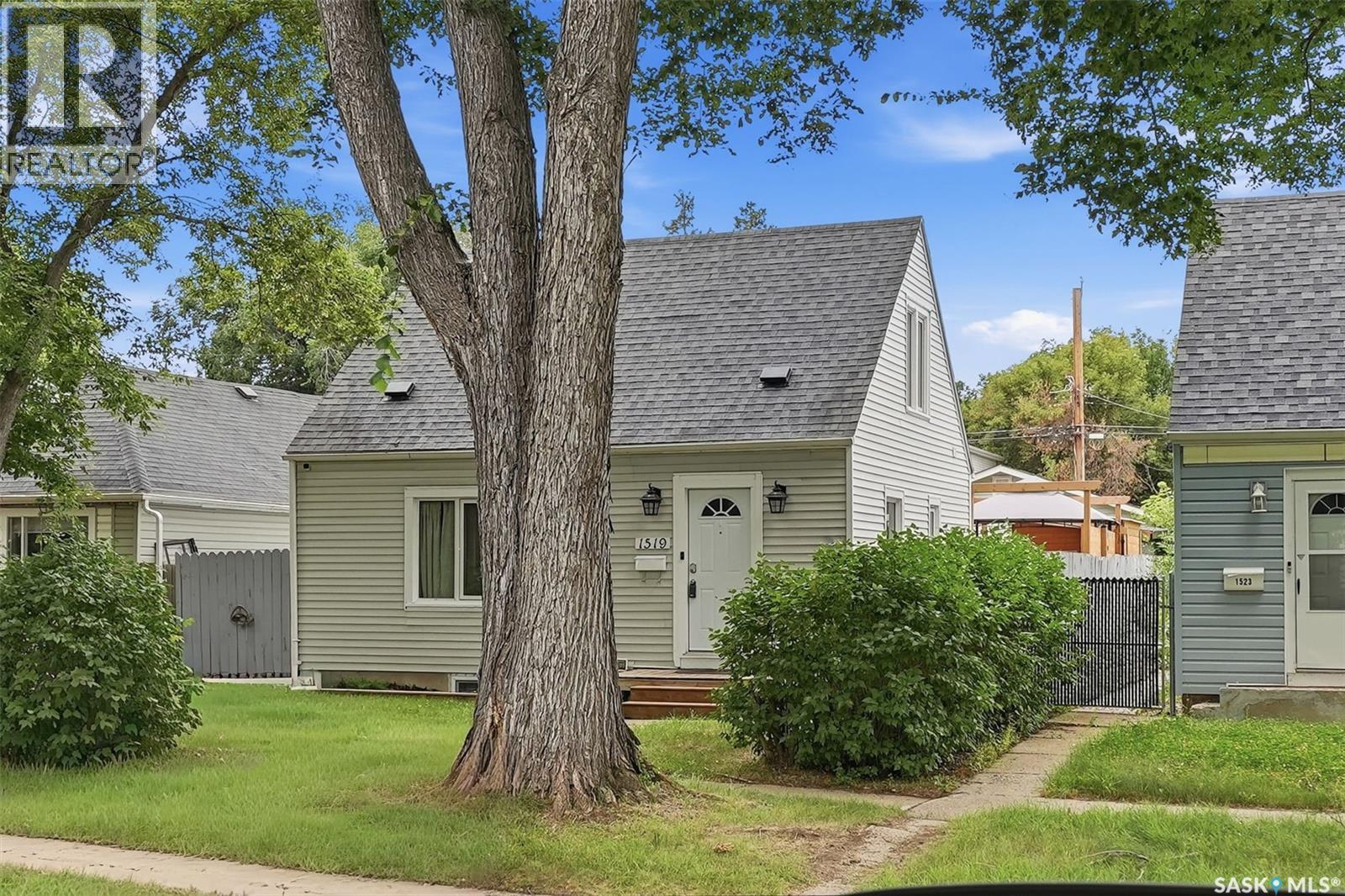 1519 C Avenue N, Saskatoon, SK - Outdoor