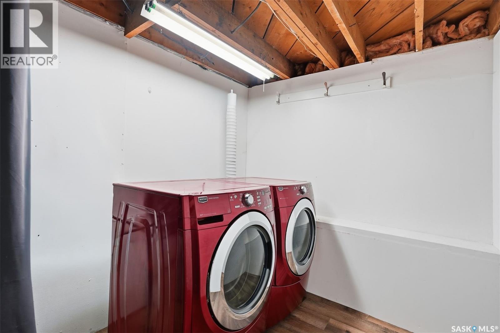1519 C Avenue N, Saskatoon, SK - Indoor Photo Showing Laundry Room
