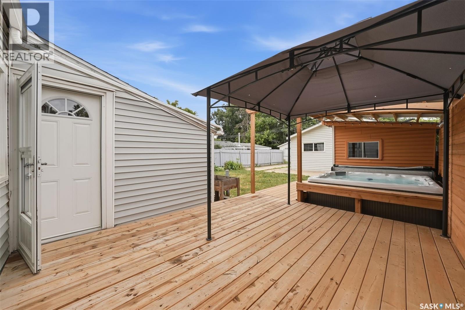 1519 C Avenue N, Saskatoon, SK - Outdoor With Deck Patio Veranda With Exterior