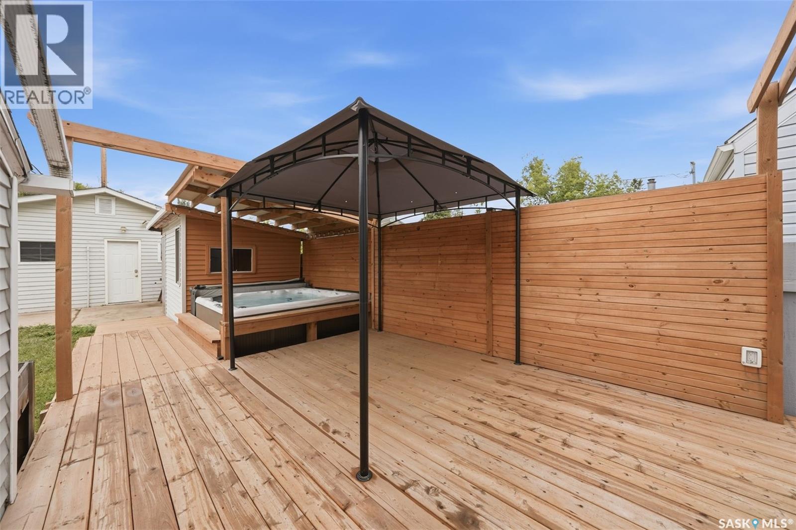1519 C Avenue N, Saskatoon, SK - Outdoor With Deck Patio Veranda With Exterior