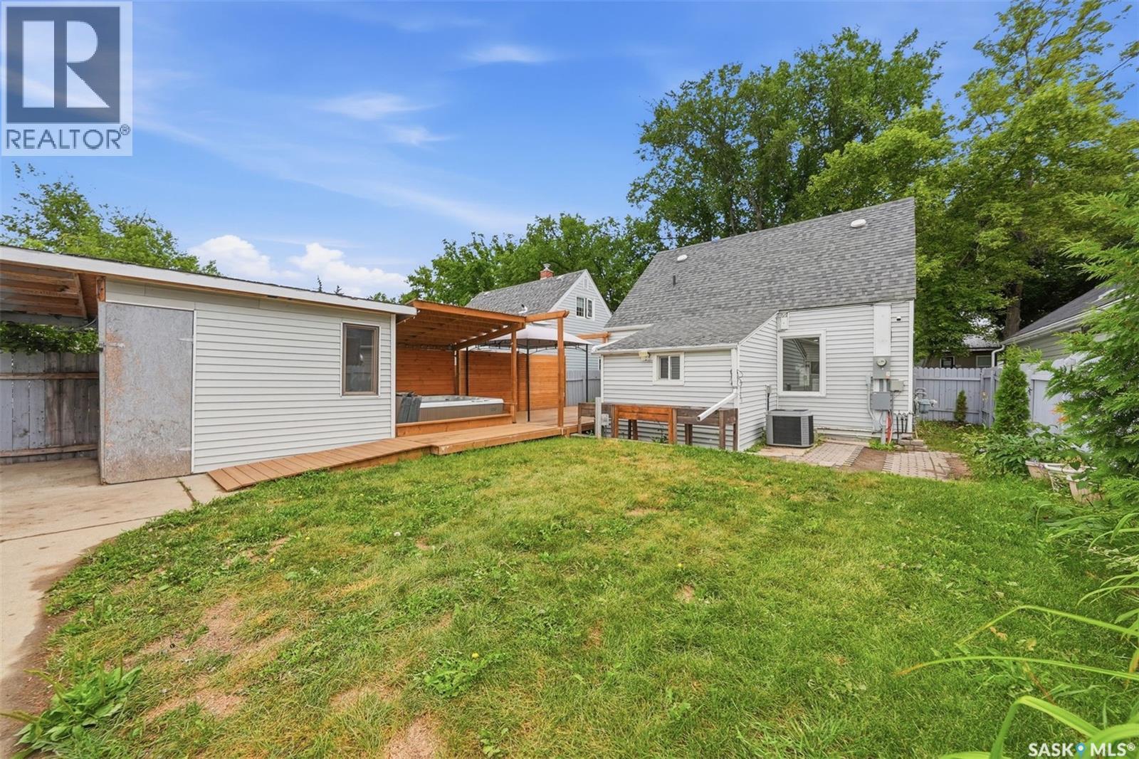 1519 C Avenue N, Saskatoon, SK - Outdoor