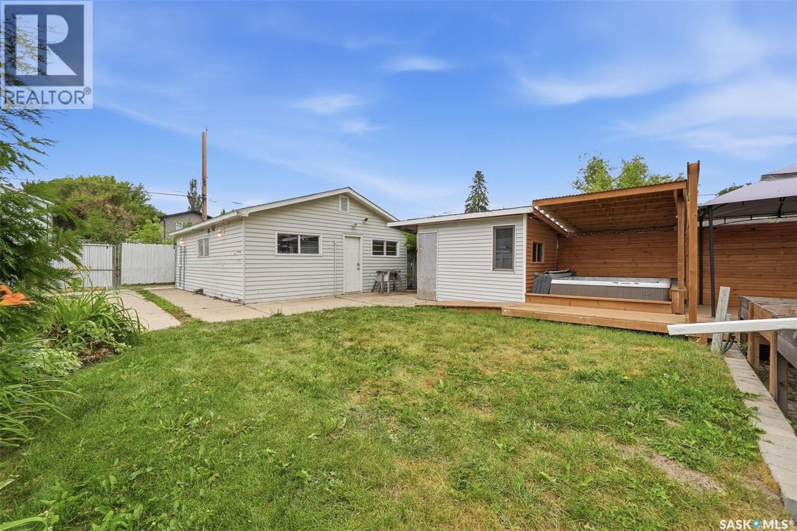 1519 C Avenue N, Saskatoon, SK - Outdoor With Exterior
