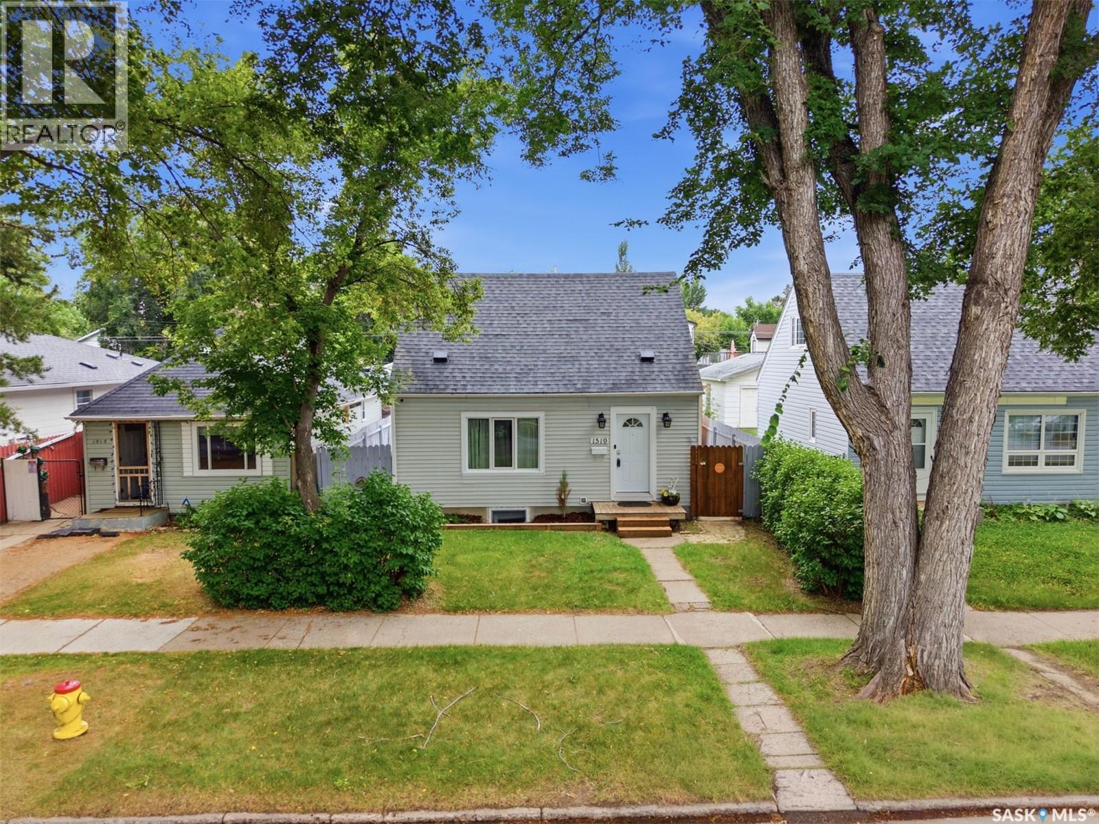 1519 C Avenue N, Saskatoon, SK - Outdoor