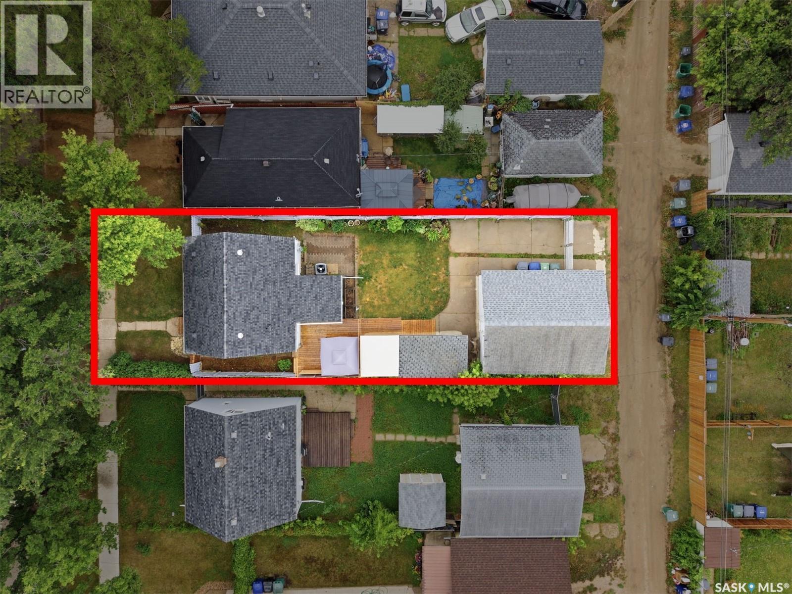 1519 C Avenue N, Saskatoon, SK - Outdoor