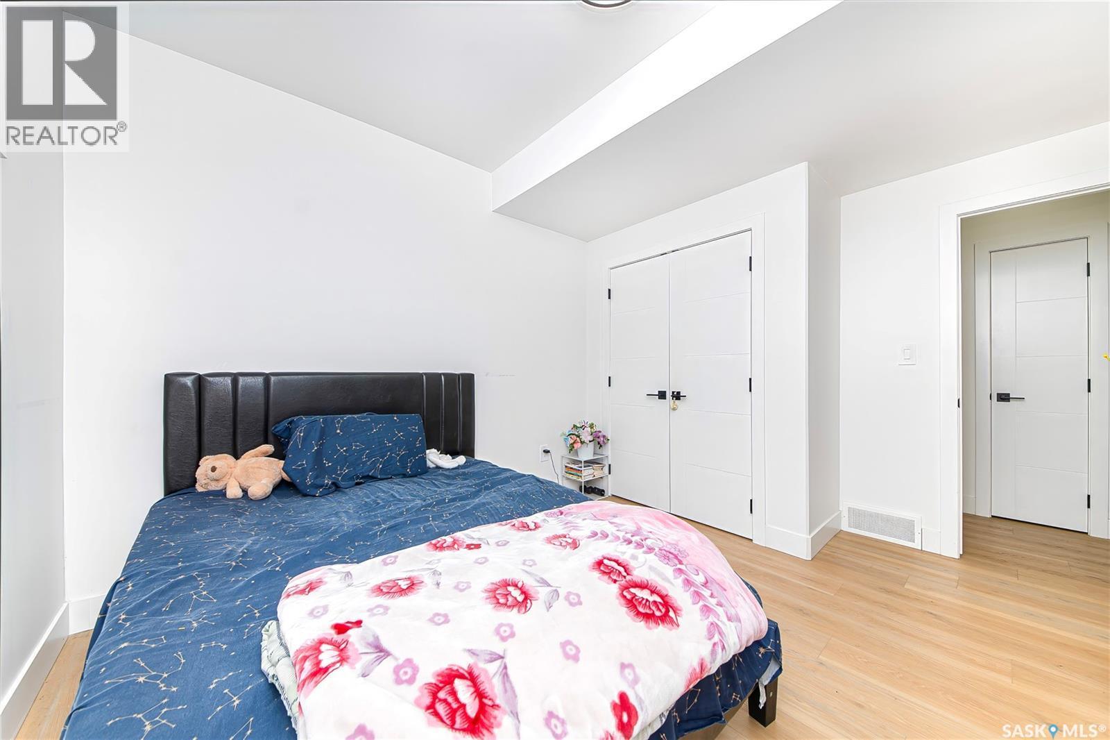 618 Nightingale Cove, Saskatoon, SK - Indoor Photo Showing Bedroom
