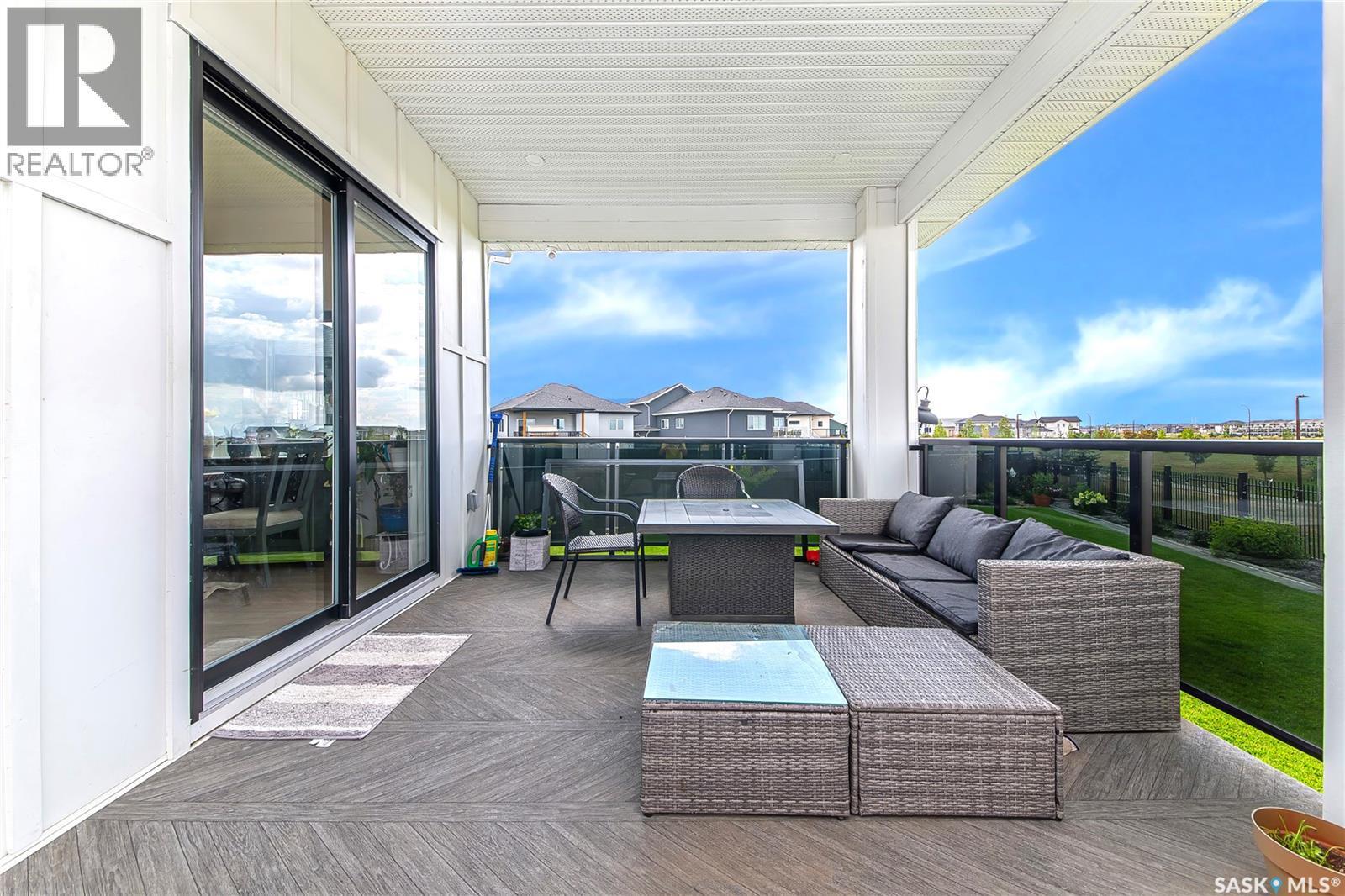 618 Nightingale Cove, Saskatoon, SK - Outdoor With Deck Patio Veranda With Exterior
