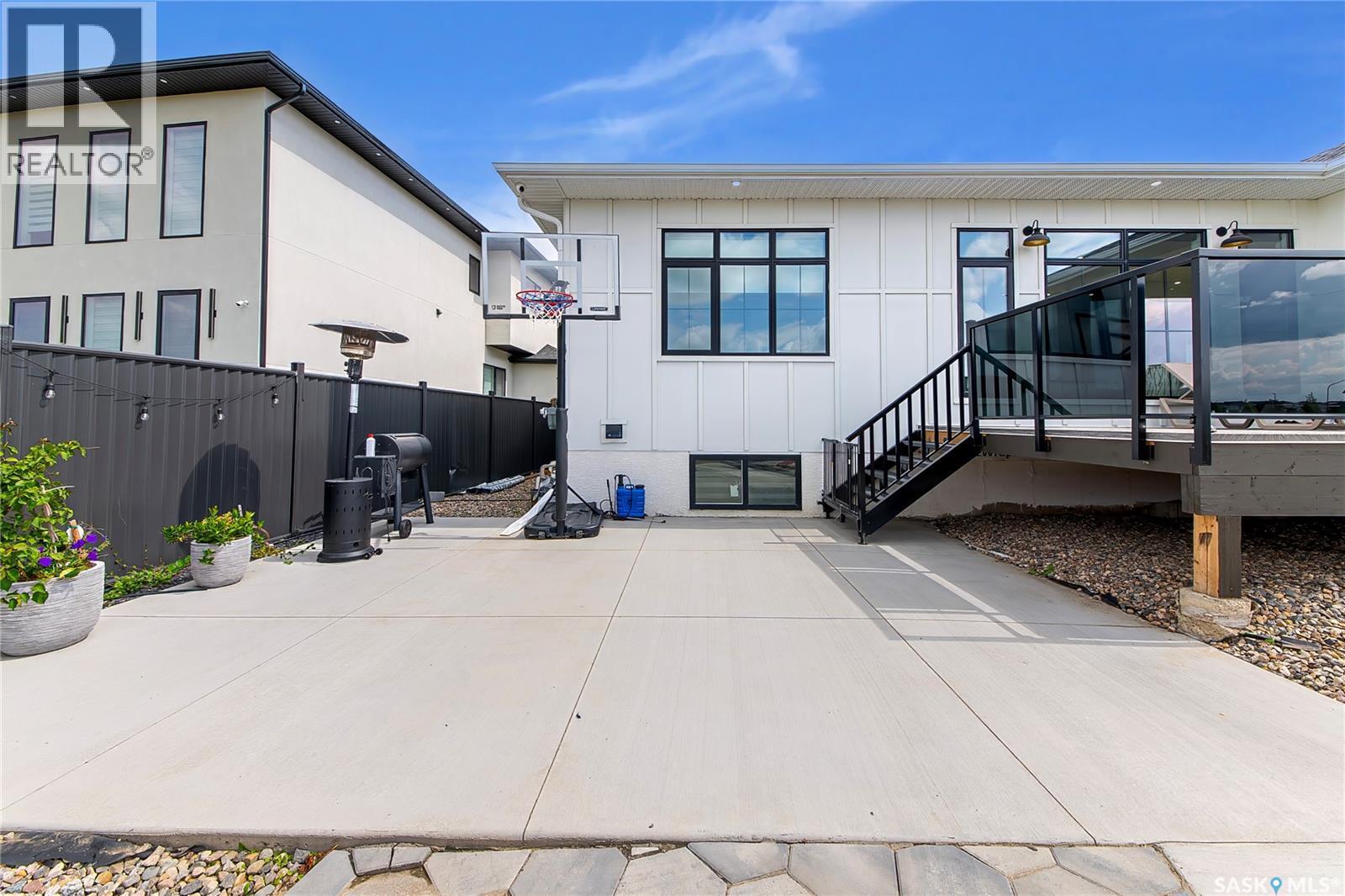 618 Nightingale Cove, Saskatoon, SK - Outdoor