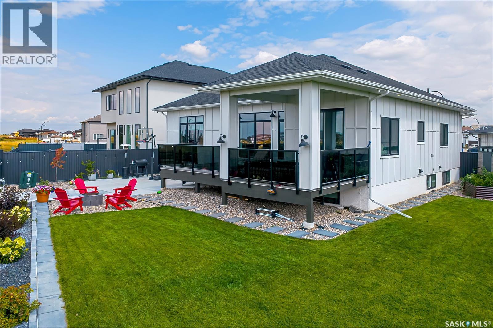 618 Nightingale Cove, Saskatoon, SK - Outdoor With Deck Patio Veranda