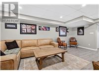 92 Morrison Crescent, Grimsby, ON - Indoor Photo Showing Living Room