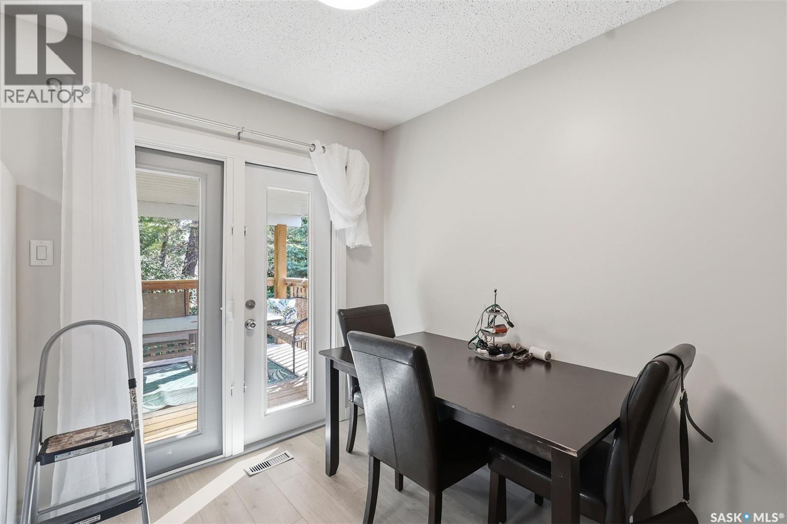 723 Lenore Drive, Saskatoon, SK - Indoor Photo Showing Dining Room