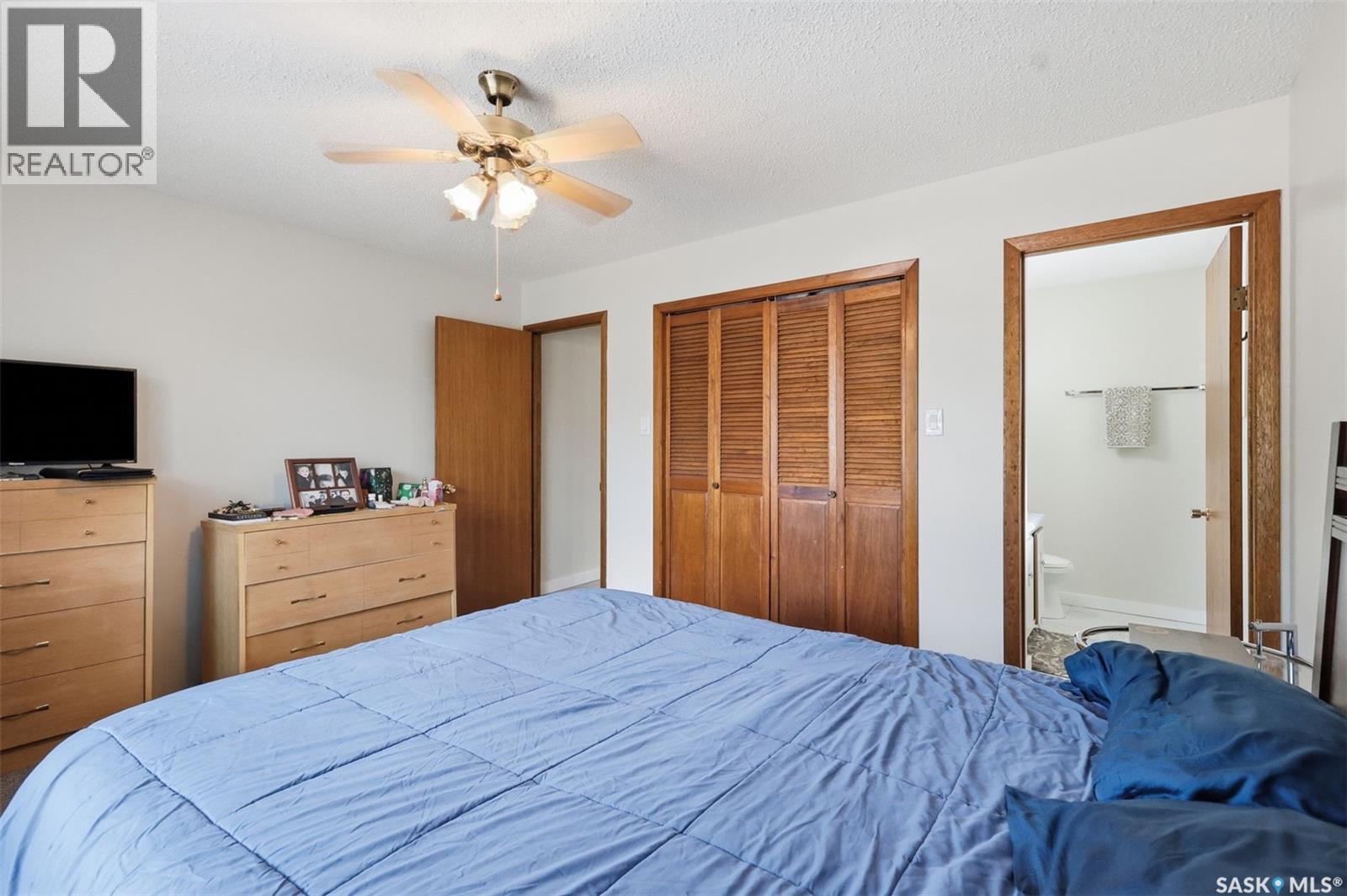 723 Lenore Drive, Saskatoon, SK - Indoor Photo Showing Bedroom